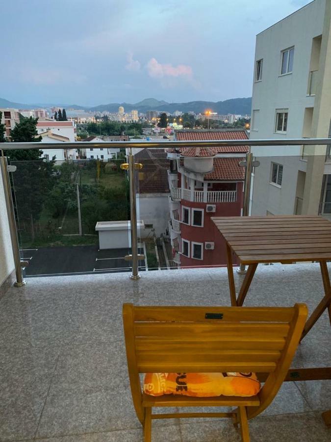 Apartamento Luda Kuca Bar Exterior foto